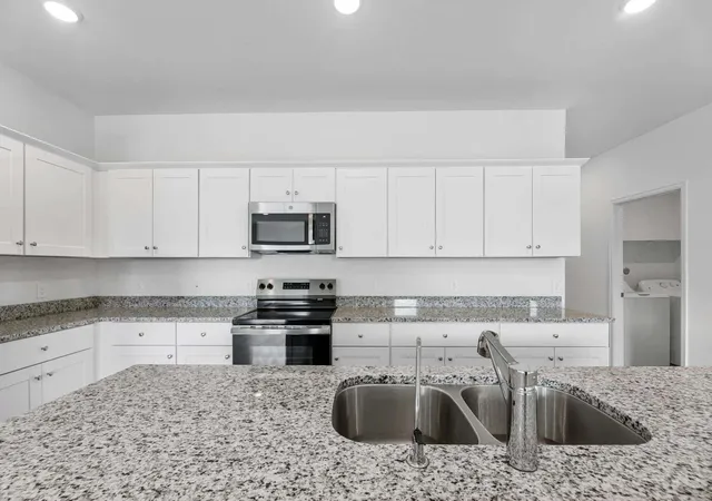 3rd image of 3305 Nautical Mile Dr, Dickinson, TX 77539 | MLS# 10872843
