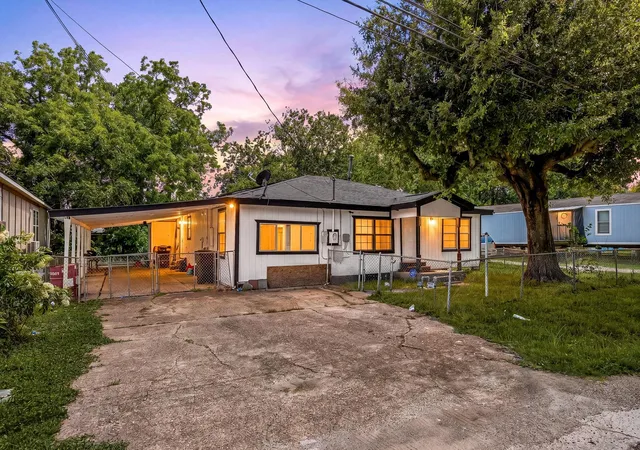 Photo 1 of Single family home for sale at 211 Arcadian Dr, Crosby, TX 77532 | MLS# 54408151 | Listing updated on 2026-06-08