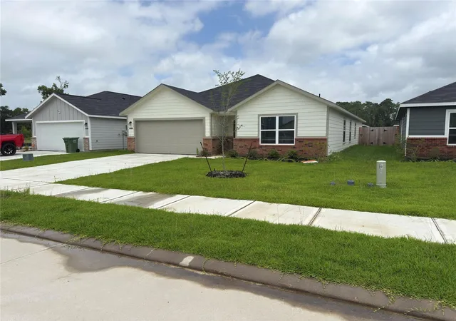 Photo 3 of Single family home for sale at 512 Oak Chase Ave, Dayton, TX 77535 | MLS# 81430424 | Listing updated on 2026-07-21