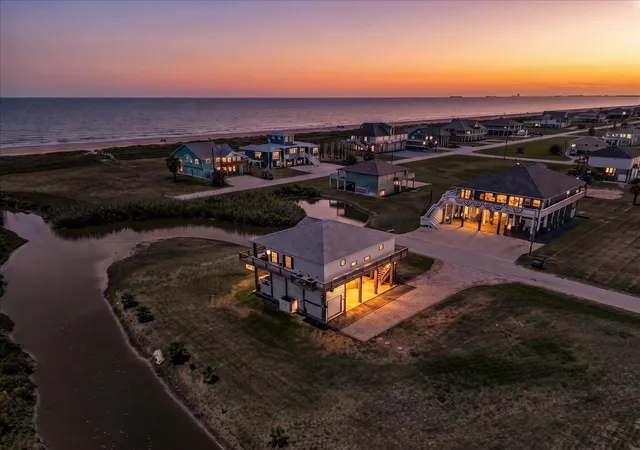 2nd image of 810 Casa Dr, Port Bolivar, TX 77650 | MLS# 84469090