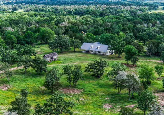 Homes for sale in Giddings, TX | 1237 Private Road 2181, Giddings, TX 78942 | MLS# 64302951