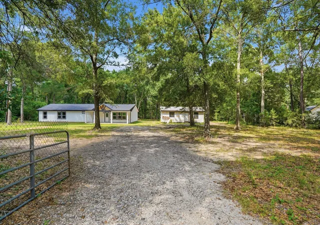 2nd image of 13828 Bronte Courts Dr, Willis, TX 77378 | MLS# 19863497