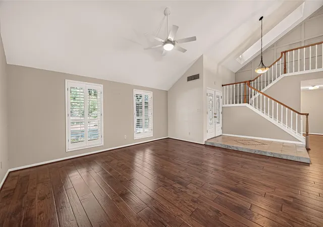 Photo 4 of Single family home for sale at 303 Longview Dr, Sugar Land, TX 77478 | MLS# 10295316 | Listing updated on 2026-09-06