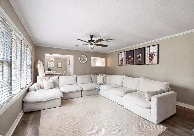 4th image of 702 Avenue J, El Campo, TX 77437 | MLS# 68406735