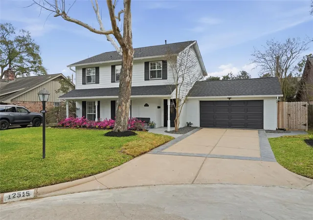 3rd image of 12515 Queensbury Ln, Houston, TX 77024 | MLS# 42962220