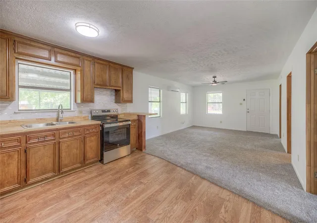 3rd image of 305 Oak Ridge Dr, Onalaska, TX 77360 | MLS# 28900882