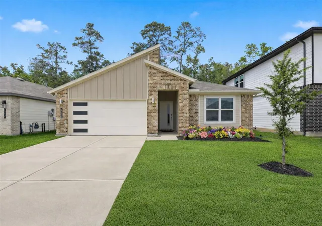 Photo 4 of Single family home for sale at 10426 Plateau Point Trl, Conroe, TX 77384 | MLS# 79614456 | Listing updated on 2026-09-05