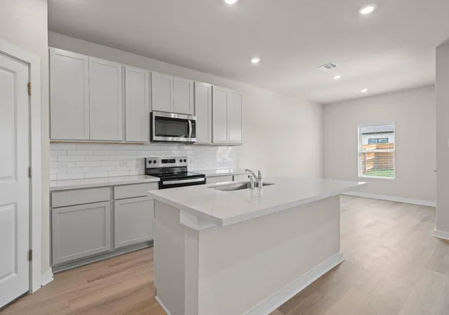 3rd image of 2494 N Heritage Dr, Dayton, TX 77535 | MLS# 55387761