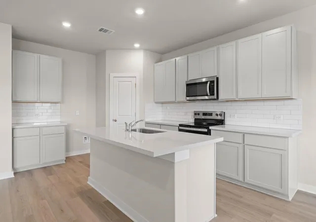 4th image of 2494 N Heritage Dr, Dayton, TX 77535 | MLS# 55387761