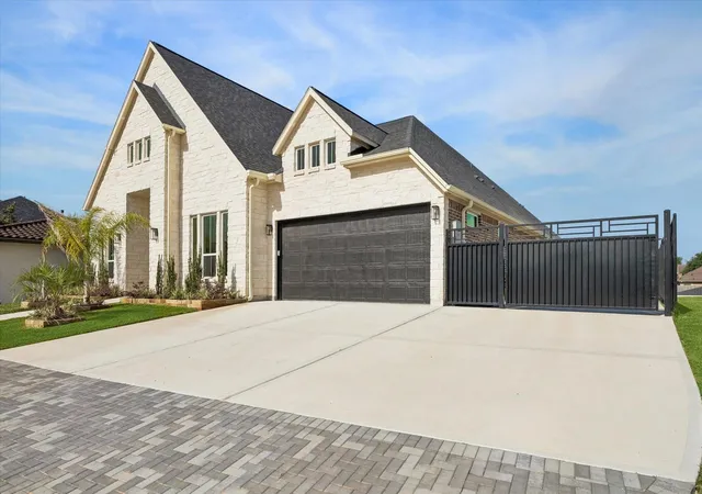 3rd image of 620 Appia Dr, Kemah, TX 77565 | MLS# 59240603