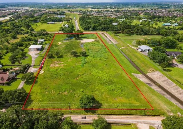 1st image of 2103 Austin St, League City, TX 77573 | MLS# 71154084