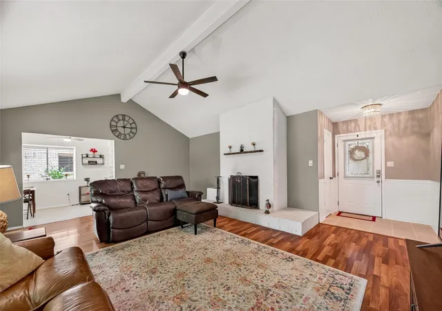 5th image of 16203 Forest Bend Ave, Friendswood, TX 77546 | MLS# 82850580
