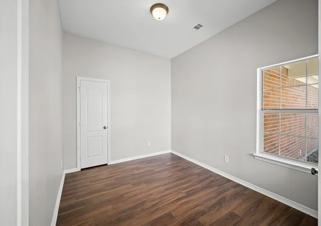 Photo 4 of Single family home for sale at 444 De Coster Blvd, Alvin, TX 77511 | MLS# 20866163 | Listing updated on 2026-09-25
