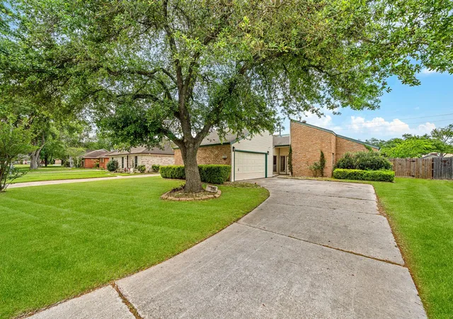 Photo 4 of Single family home for sale at 11603 Counselor St, Houston, TX 77065 | MLS# 41220850 | Listing updated on 2026-04-07