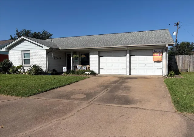 Photo 2 of Single family home for sale at 2805 Pine St, Galveston, TX 77551 | MLS# 45285080 | Listing updated on 2026-09-12