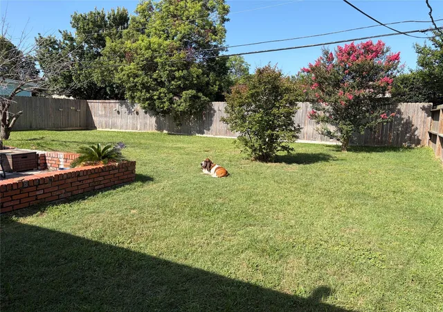 Photo 3 of Single family home for sale at 2805 Pine St, Galveston, TX 77551 | MLS# 45285080 | Listing updated on 2026-09-12