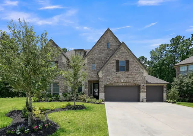 Photo 1 of Sale Pending at 425 Christians Ct, Montgomery, TX 77316 | MLS# 5178550 | Listing updated on 2026-09-05