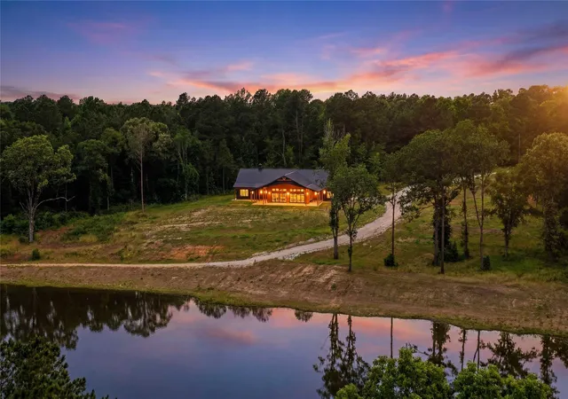 4th image of 447 Cr 2211, Rusk, TX 75785 | MLS# 65316065
