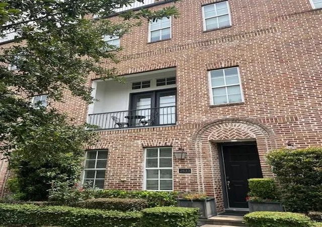 Photo 1 of Townhouse for sale at 2533 Lamar St, Houston, TX 77003 | MLS# 13648378 | Listing updated on 2026-07-24