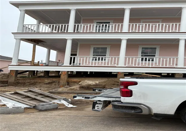 Photo 3 of Single family home for sale at 5 Sunset St, Galveston, TX 77554 | MLS# 88885345 | Listing updated on 2026-08-13
