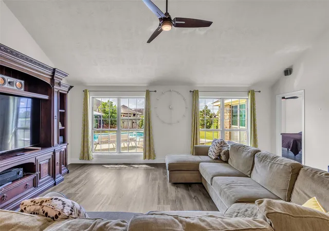 Photo 2 of Single family home for sale at 6746 Conroe Cir, Manvel, TX 77578 | MLS# 50103545 | Listing updated on 2026-09-11