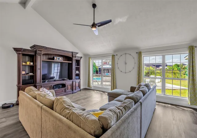 Photo 3 of Single family home for sale at 6746 Conroe Cir, Manvel, TX 77578 | MLS# 50103545 | Listing updated on 2026-09-11