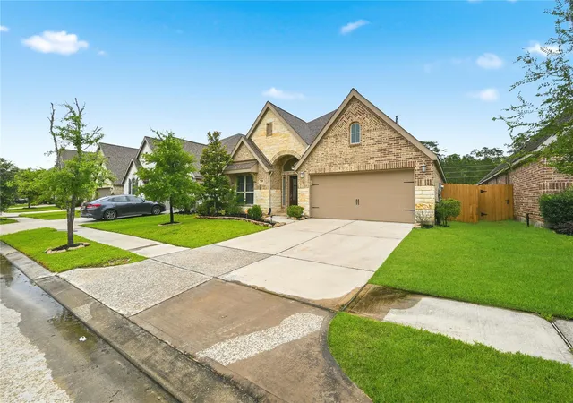 Photo 3 of Sale Pending at 28329 Rabbitt Trl, Spring, TX 77386 | MLS# 10015659 | Listing updated on 2026-09-03