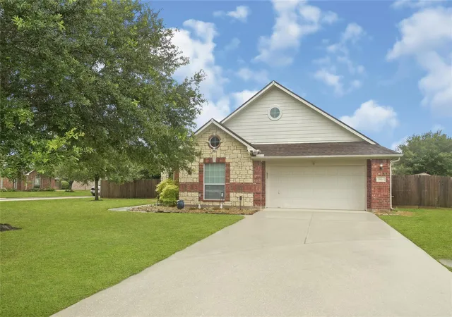 1st image of 2054 Lepper St, Alvin, TX 77511 | MLS# 21915815