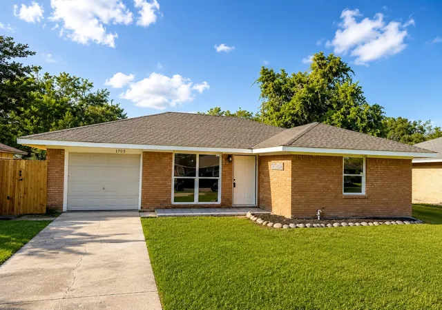 1st image of 1705 E Martha Ln, Pasadena, TX 77502 | MLS# 78715374