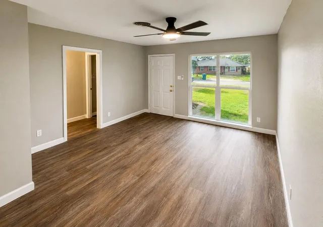 2nd image of 1705 E Martha Ln, Pasadena, TX 77502 | MLS# 78715374