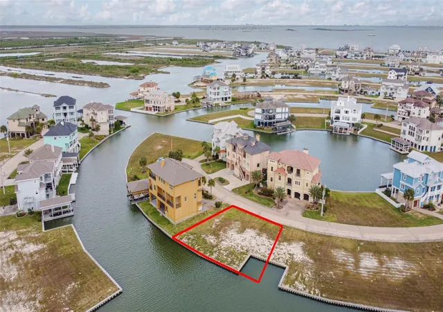 5th image of 7 Big Torch, Hitchcock, TX 77563 | MLS# 78231357