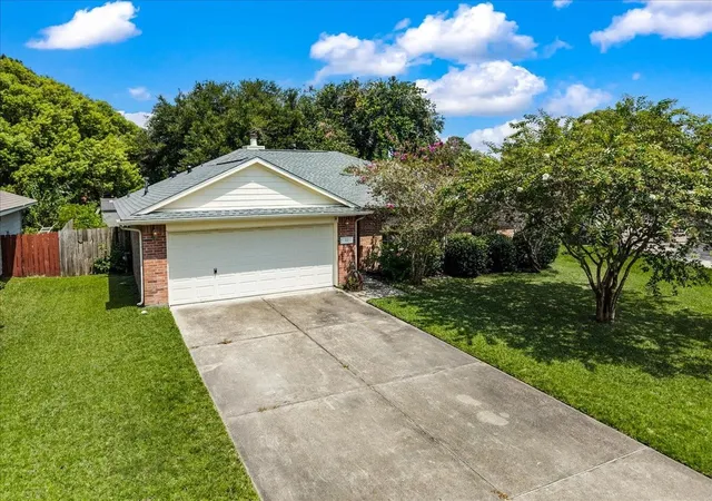 2nd image of 22 Highland St, Texas City, TX 77591 | MLS# 25808330