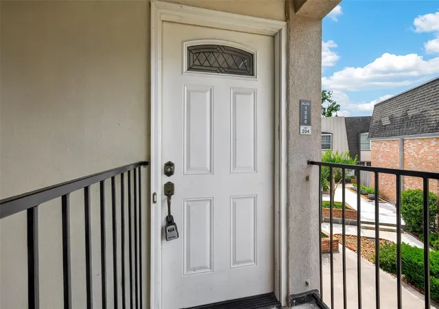 Photo 4 of Condo for sale at 1800 Stoney Brk Dr #30, Houston, TX 77063 | MLS# 46540775 | Listing updated on 2026-08-26