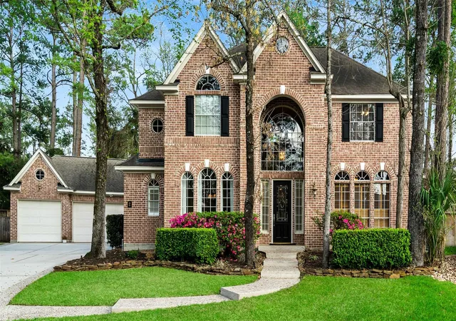 Photo 2 of Single family home for sale at 2 Lenox Hl Dr, Spring, TX 77382 | MLS# 83958772 | Listing updated on 2026-09-11
