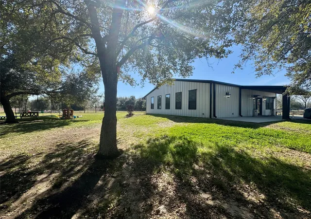 3rd image of 9100 Delesandri Dr, Hitchcock, TX 77563 | MLS# 93198261