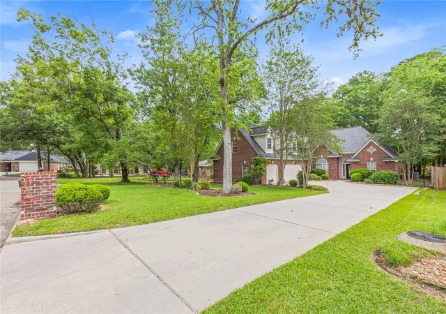 3rd image of 106 Lazy Springs Dr, Montgomery, TX 77356 | MLS# 46648247