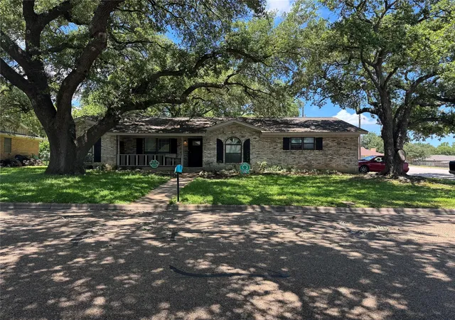 1st image of 2000 Kirk Dr, Brenham, TX 77833 | MLS# 96465107