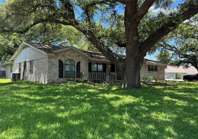 2nd image of 2000 Kirk Dr, Brenham, TX 77833 | MLS# 96465107