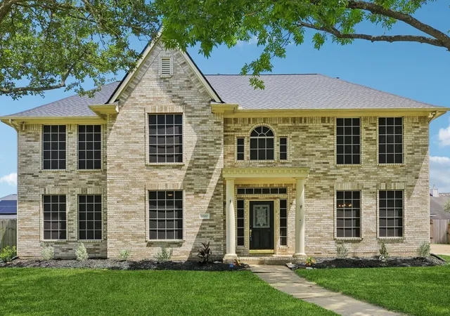 2nd image of 1207 Peregrine Dr, Friendswood, TX 77546 | MLS# 9137129
