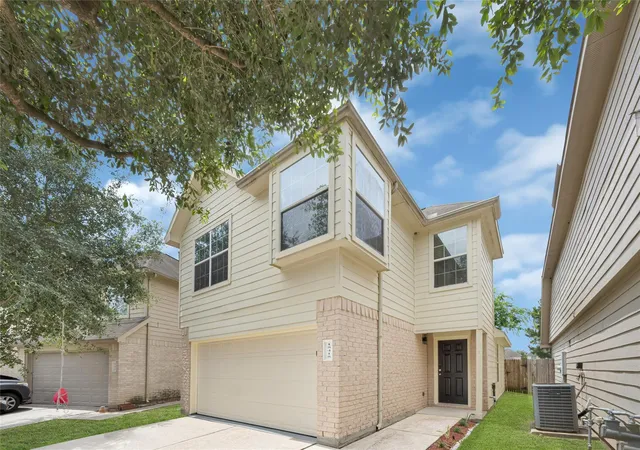 Photo 2 of Single family home for sale at 15415 Bammel Flds Ct, Houston, TX 77014 | MLS# 58842036 | Listing updated on 2026-06-28