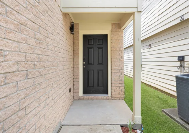 Photo 3 of Single family home for sale at 15415 Bammel Flds Ct, Houston, TX 77014 | MLS# 58842036 | Listing updated on 2026-06-28