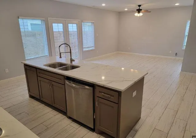 Photo 3 of Townhouse for sale at 8203 Oak Knoll Ln #B, Houston, TX 77028 | MLS# 9856374 | Listing updated on 2026-06-29