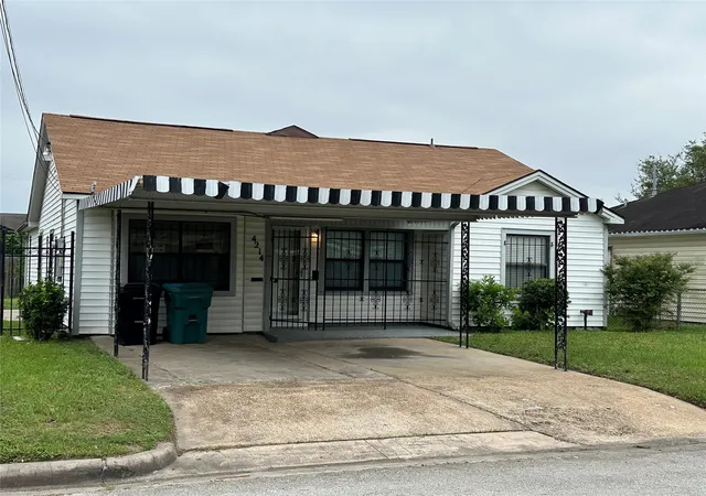 1st image of 4214 Gano St, Houston, TX 77009 | MLS# 30801778