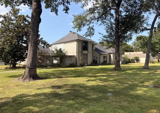 2nd image of 222 Pin Oak Dr, Baytown, TX 77520 | MLS# 82750017