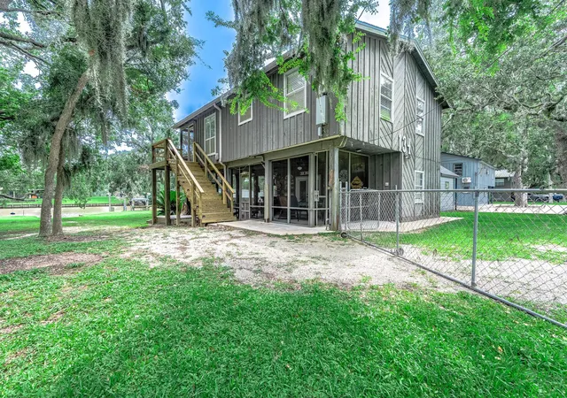 3rd image of 134 Private Road 652, Bay City, TX 77414 | MLS# 25492224