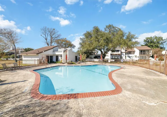 3rd image of 7655 S Braeswood Blvd #2, Houston, TX 77071 | MLS# 49458721