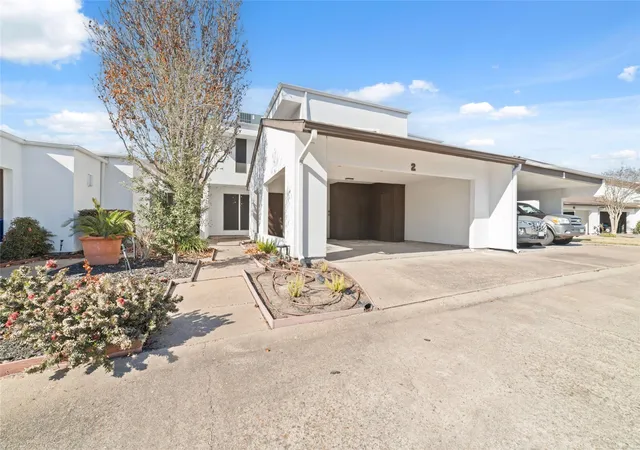 4th image of 7655 S Braeswood Blvd #2, Houston, TX 77071 | MLS# 49458721
