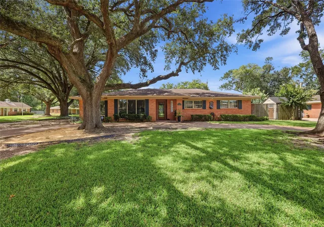 1st image of 3890 Kenwood Dr, Beaumont, TX 77706 | MLS# 26847720