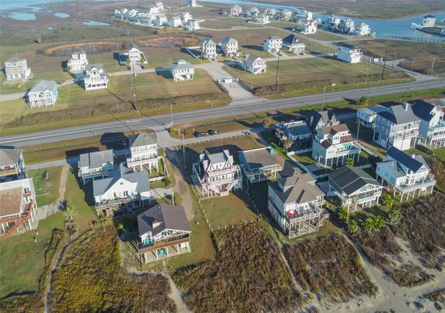 Photo 3 of Single family home for sale at 21239 Gulf Dr, Galveston, TX 77554 | MLS# 31934065 | Listing updated on 2026-09-16