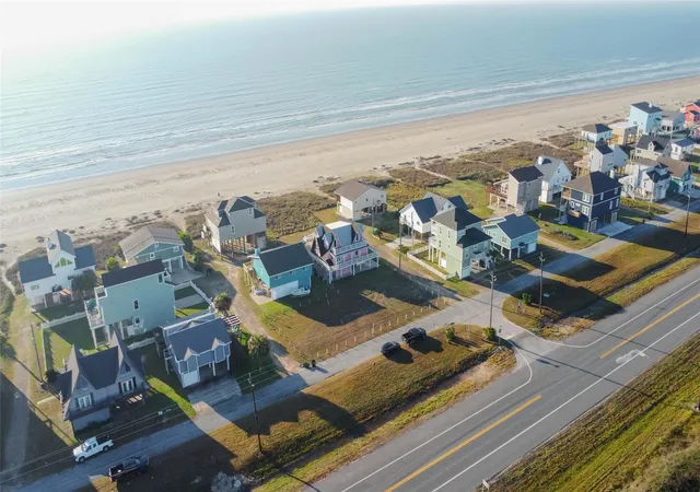 Photo 3 of Single family home for sale at 21239 Gulf Dr, Galveston, TX 77554 | MLS# 31934065 | Listing updated on 2026-09-16